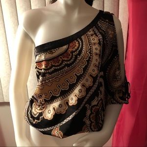 Cold cold one shoulder blouse 🥶